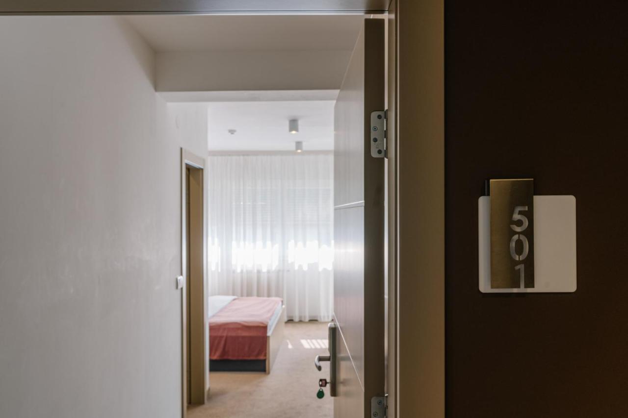 Nar Royalton Accommodation Ni Habitación foto