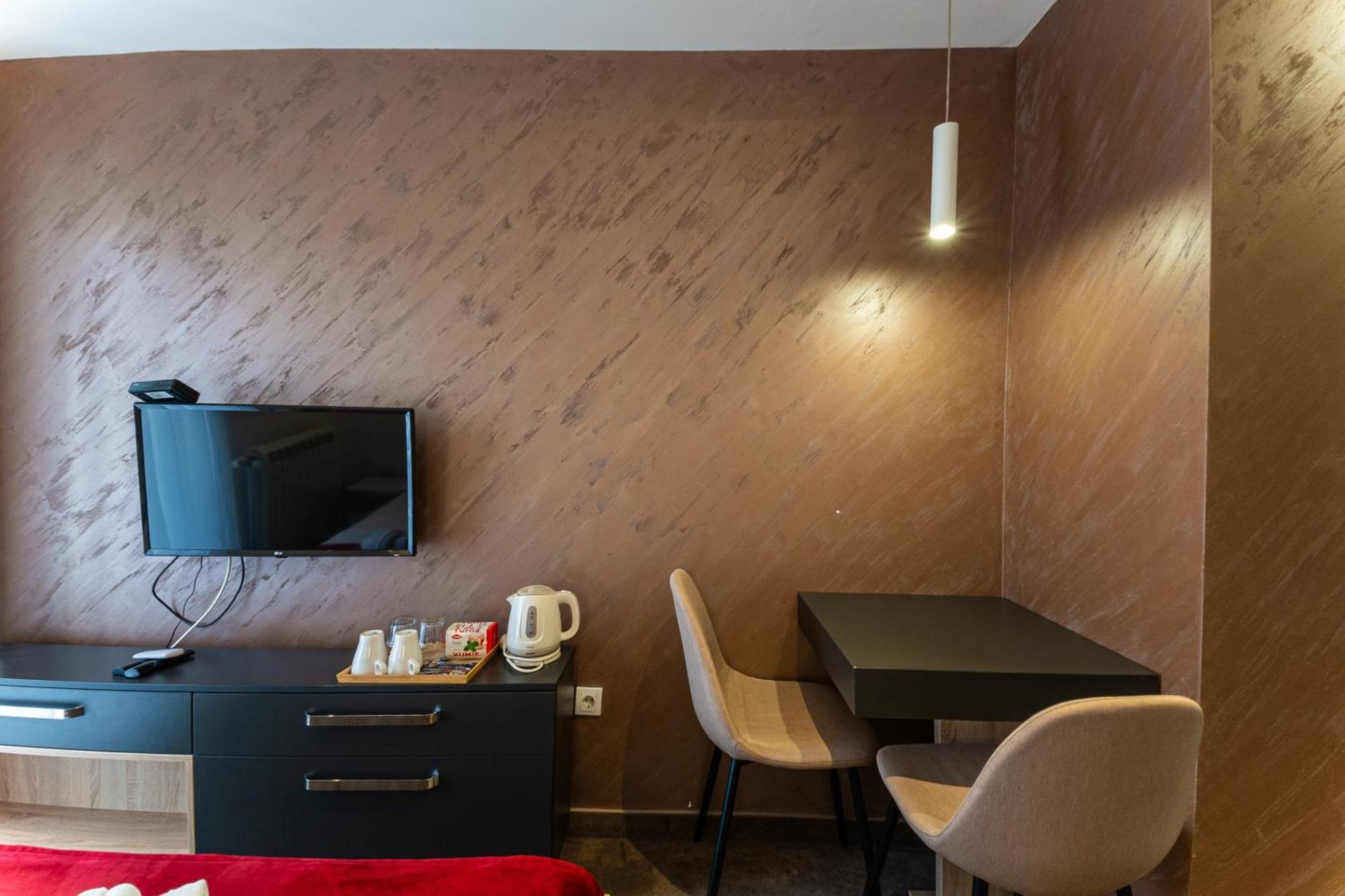Nar Royalton Accommodation Ni Habitación foto