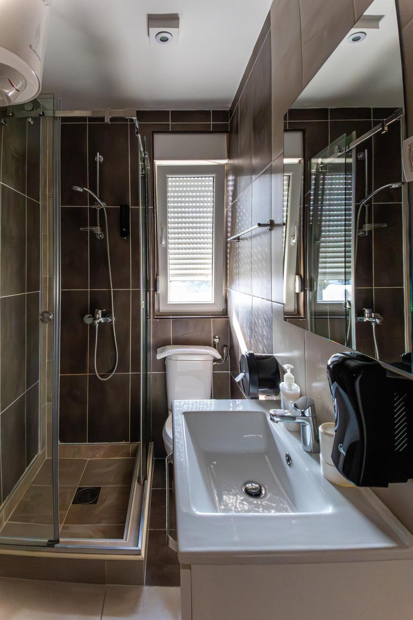 Nar Royalton Accommodation Ni Habitación foto